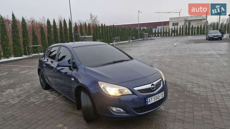 Хетчбек Opel Astra 2010 в Івано-Франківську