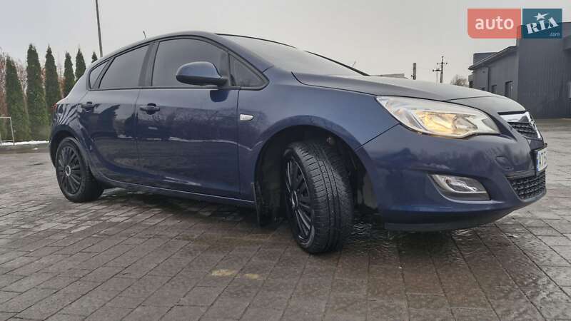 Хетчбек Opel Astra 2010 в Івано-Франківську