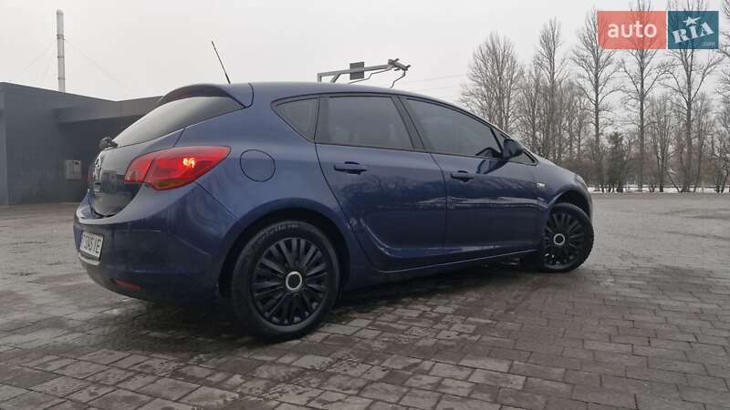 Хетчбек Opel Astra 2010 в Івано-Франківську