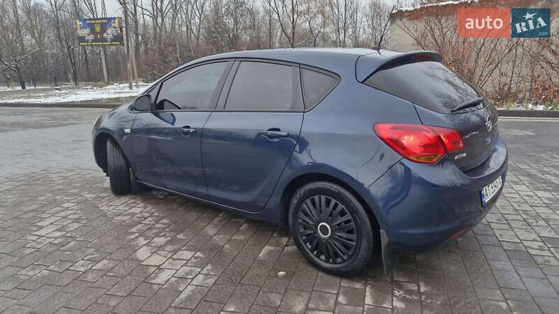 Хетчбек Opel Astra 2010 в Івано-Франківську