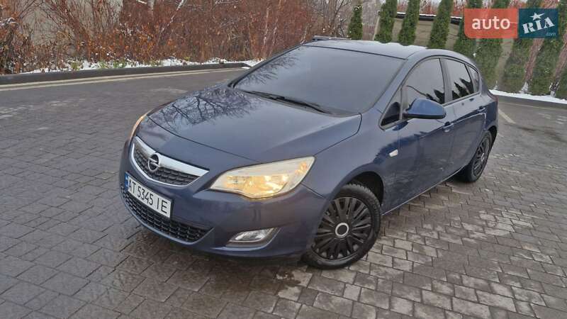Хетчбек Opel Astra 2010 в Івано-Франківську