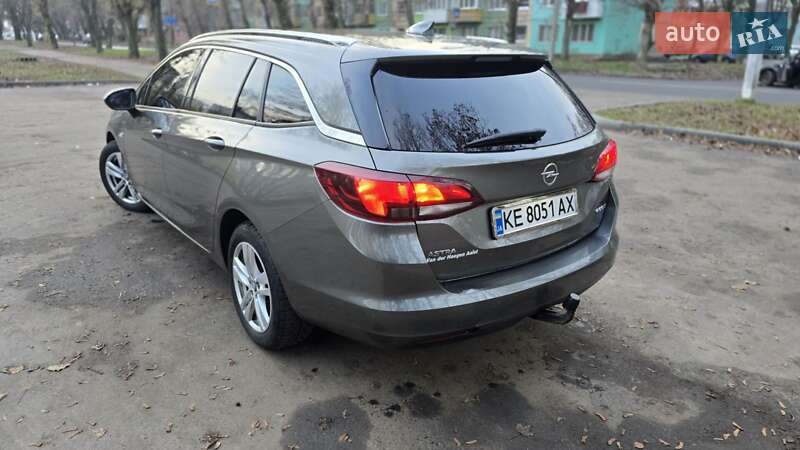 Универсал Opel Astra 2017 в Павлограде