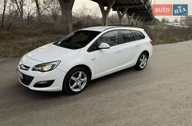 Універсал Opel Astra 2014 в Дніпрі