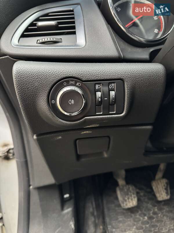 Універсал Opel Astra 2013 в Баранівці фото 16 Універсал Opel Astra 2013 в Баранівці