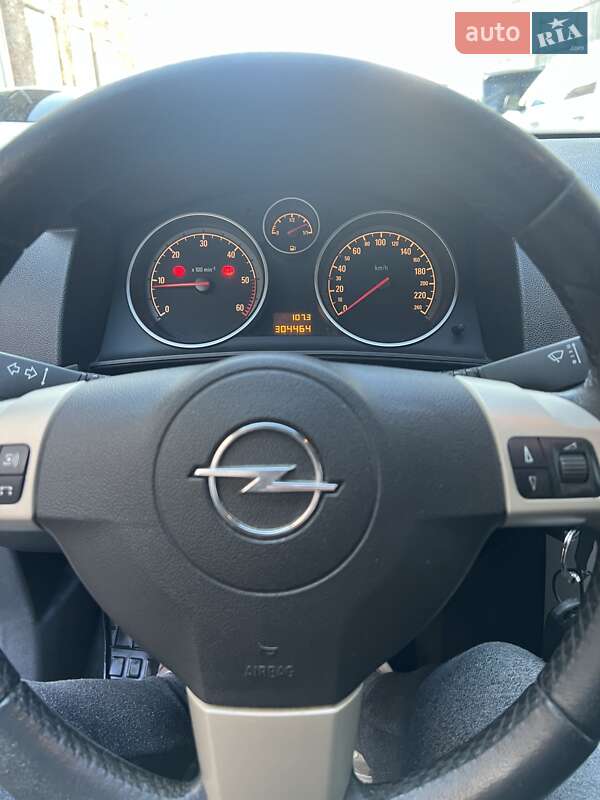 Универсал Opel Astra 2008 в Ивано-Франковске