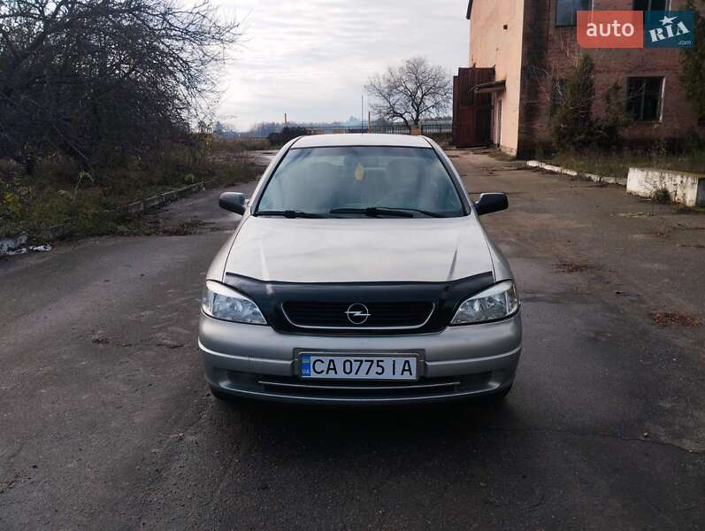 Седан Opel Astra 2008 в Христинівці
