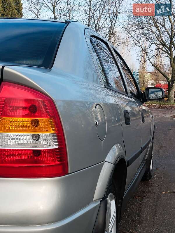 Седан Opel Astra 2008 в Христинівці