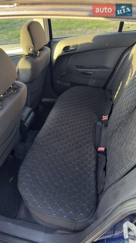 Хэтчбек Opel Astra 2004 в Дубно фото 7 Хэтчбек Opel Astra 2004 в Дубно