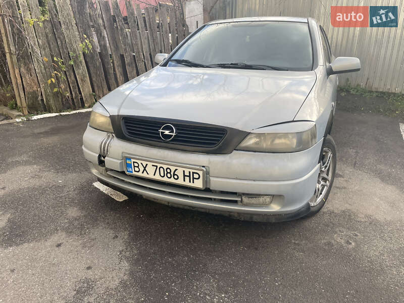 Седан Opel Astra 2005 в Хмельницькому