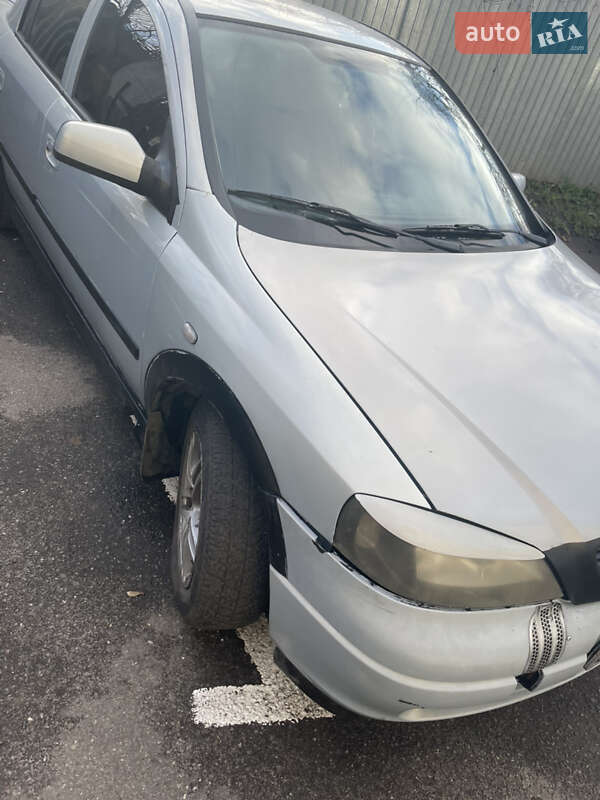 Седан Opel Astra 2005 в Хмельницькому