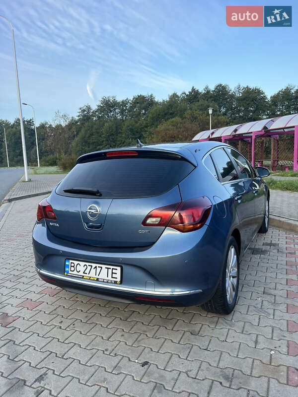 Хэтчбек Opel Astra 2015 в Львове