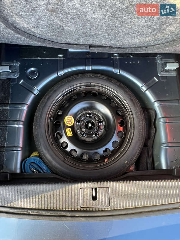 Хэтчбек Opel Astra 2015 в Львове