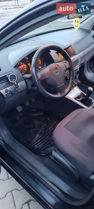 Хэтчбек Opel Astra 2004 в Коломые