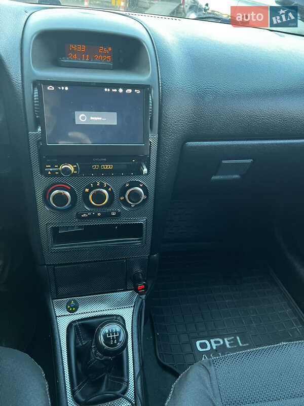 Универсал Opel Astra 2004 в Полтаве