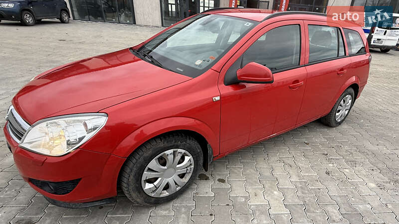 Універсал Opel Astra 2010 в Тернополі