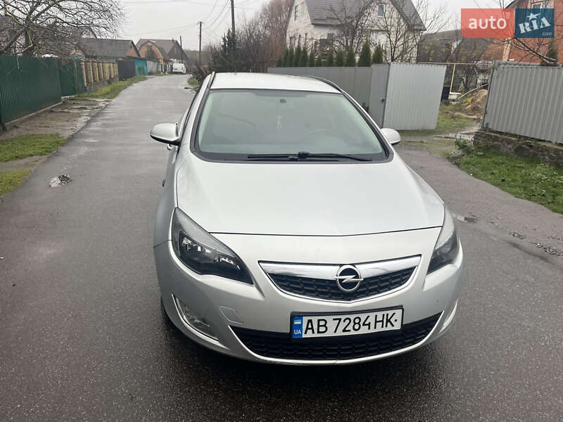 Opel Astra 2012