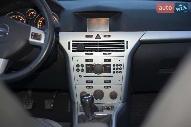 Універсал Opel Astra 2009 в Дрогобичі