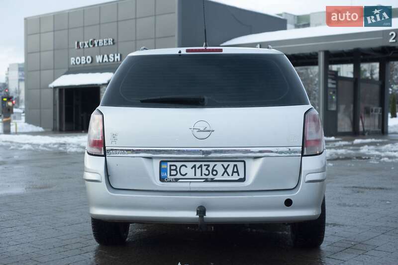Універсал Opel Astra 2009 в Дрогобичі