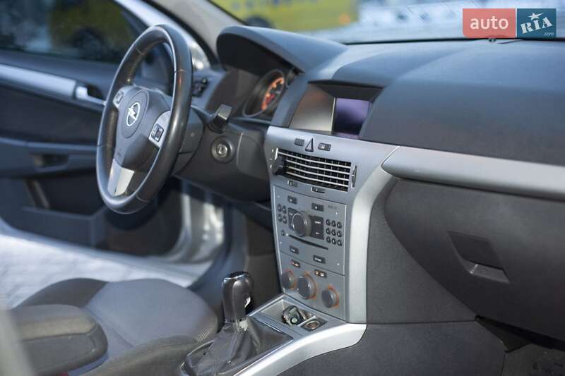 Універсал Opel Astra 2009 в Дрогобичі