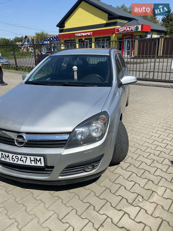Універсал Opel Astra 2005 в Бердичеві
