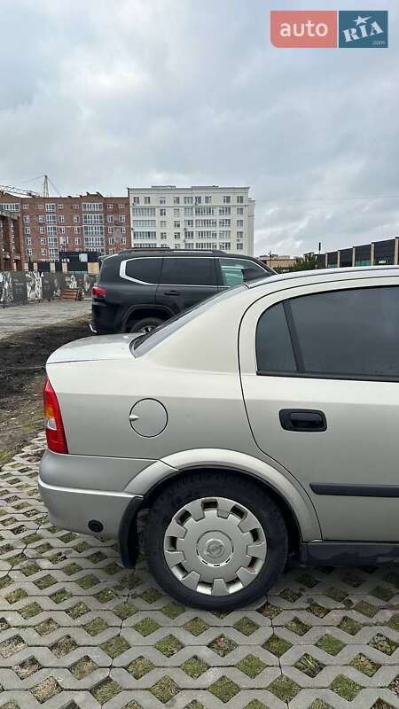 Седан Opel Astra 2008 в Хмельницькому