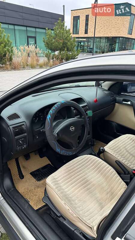 Седан Opel Astra 2008 в Хмельницькому