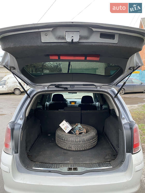 Универсал Opel Astra 2004 в Киеве