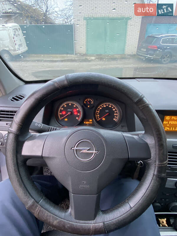 Универсал Opel Astra 2004 в Киеве