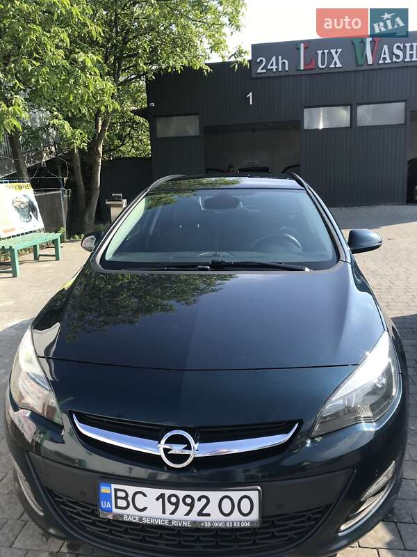 Універсал Opel Astra 2016 в Львові