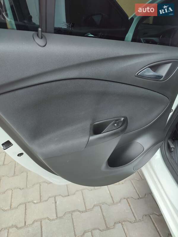 Универсал Opel Astra 2019 в Трускавце