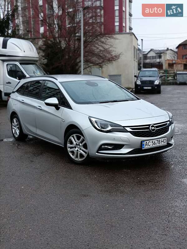 Универсал Opel Astra 2017 в Луцке