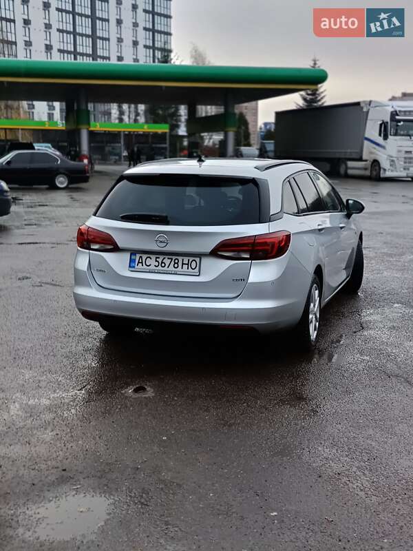 Универсал Opel Astra 2017 в Луцке