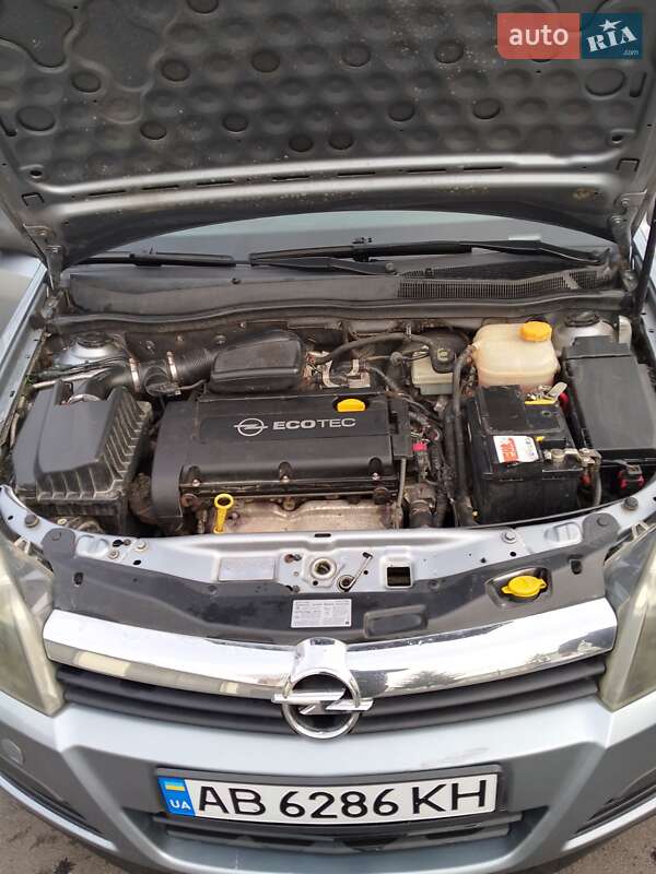 Универсал Opel Astra 2005 в Тростянце