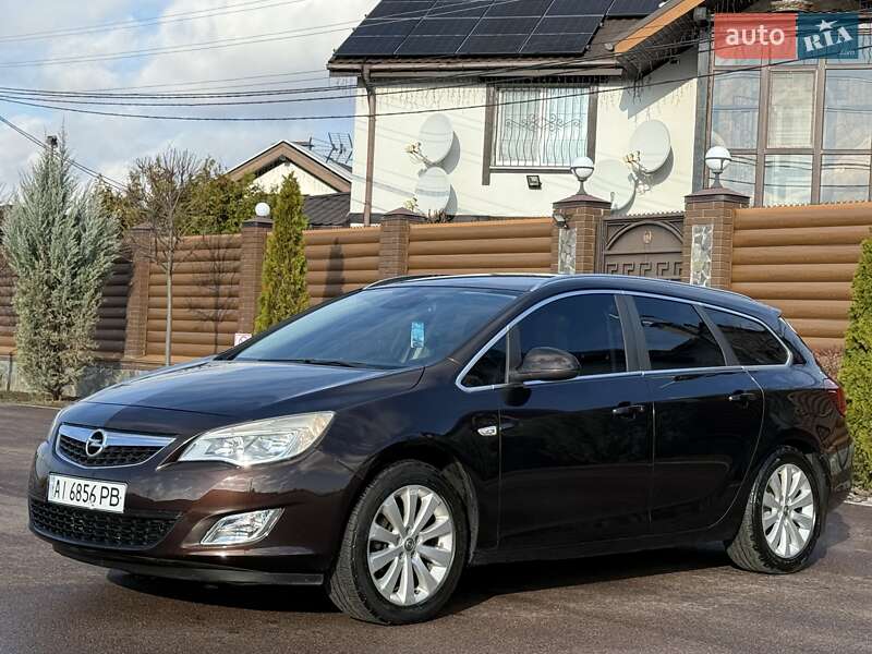 Универсал Opel Astra 2012 в Киеве