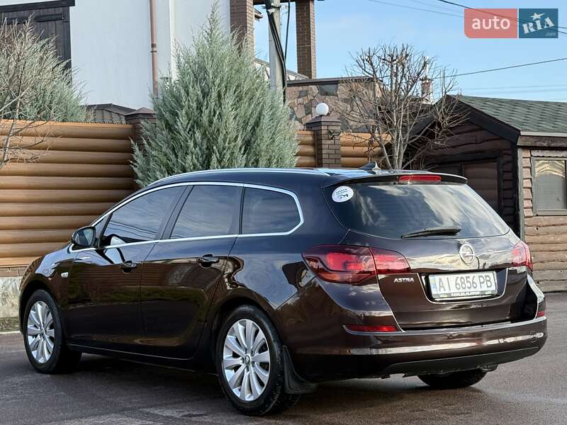 Универсал Opel Astra 2012 в Киеве