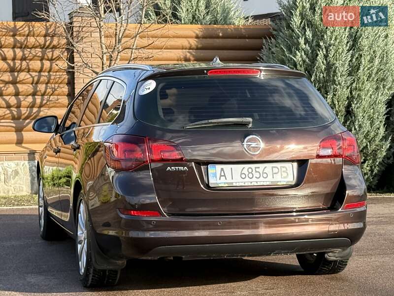 Универсал Opel Astra 2012 в Киеве