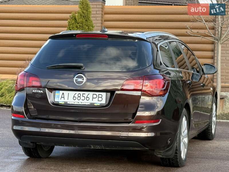 Универсал Opel Astra 2012 в Киеве