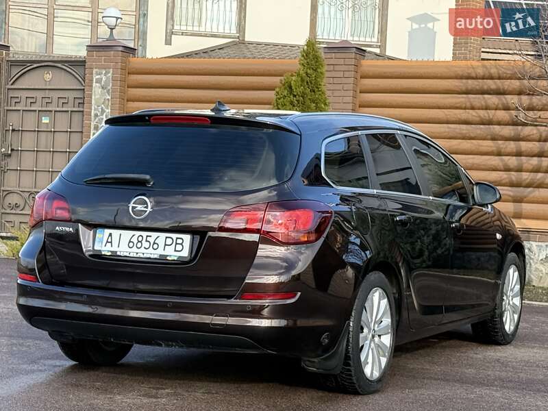Универсал Opel Astra 2012 в Киеве