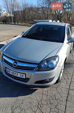 Хетчбек Opel Astra 2011 в Запоріжжі
