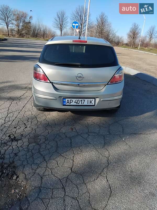 Хетчбек Opel Astra 2011 в Запоріжжі