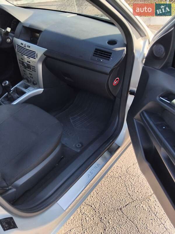 Хетчбек Opel Astra 2011 в Запоріжжі