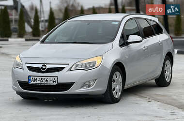 Универсал Opel Astra 2012 в Звягеле