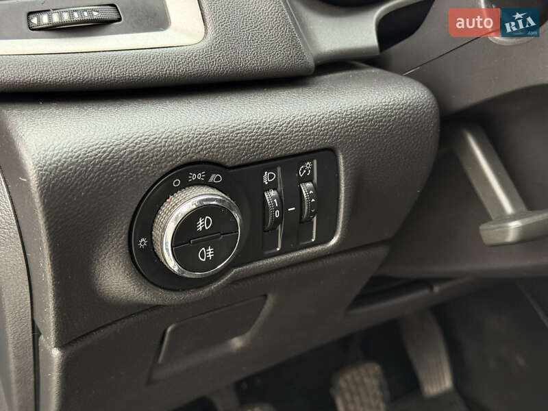 Универсал Opel Astra 2012 в Звягеле