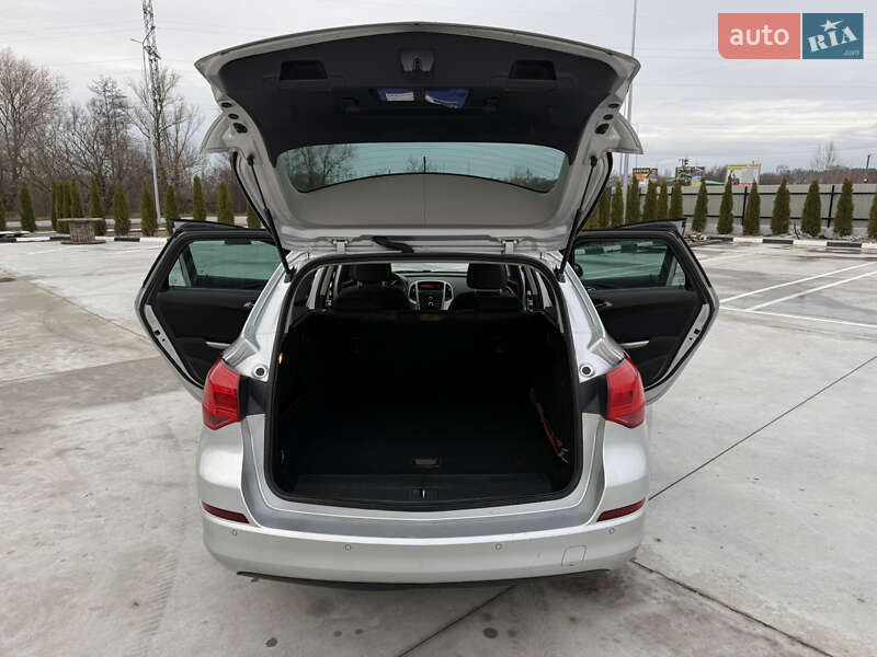 Универсал Opel Astra 2012 в Звягеле