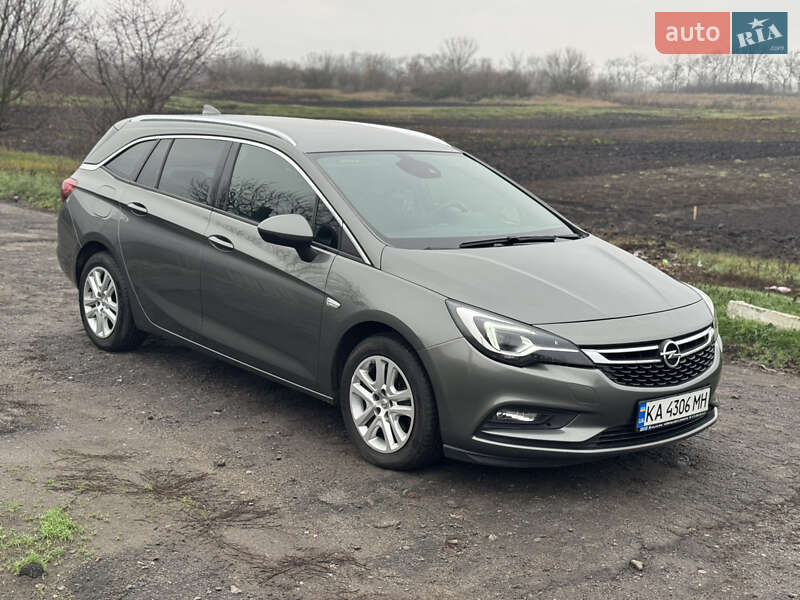 Універсал Opel Astra 2017 в Полтаві
