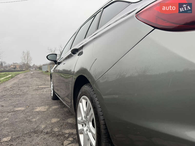 Універсал Opel Astra 2017 в Полтаві