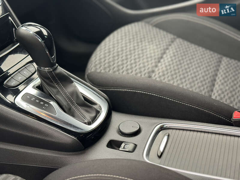 Універсал Opel Astra 2017 в Полтаві