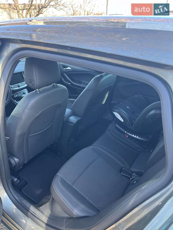 Универсал Opel Astra 2018 в Покрове