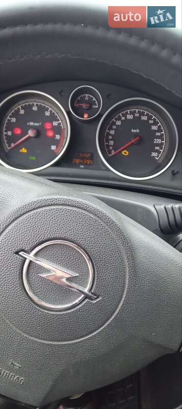 Универсал Opel Astra 2010 в Ровно фото 2 Универсал Opel Astra 2010 в Ровно