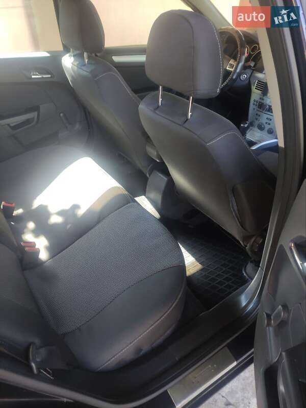 Універсал Opel Astra 2009 в Кам'янському